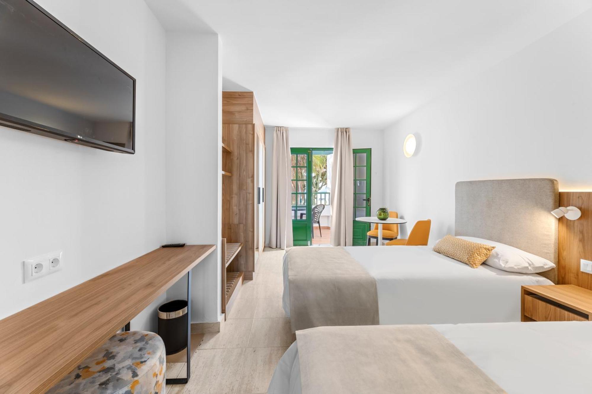 Apartamentos Tropicana Puerto del Carmen  Buitenkant foto